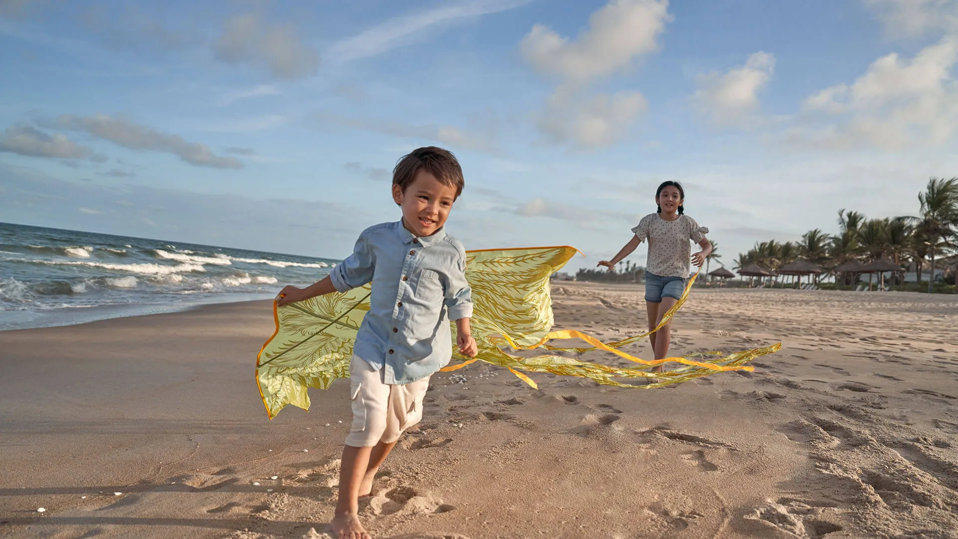 bambini spiaggia a Danang