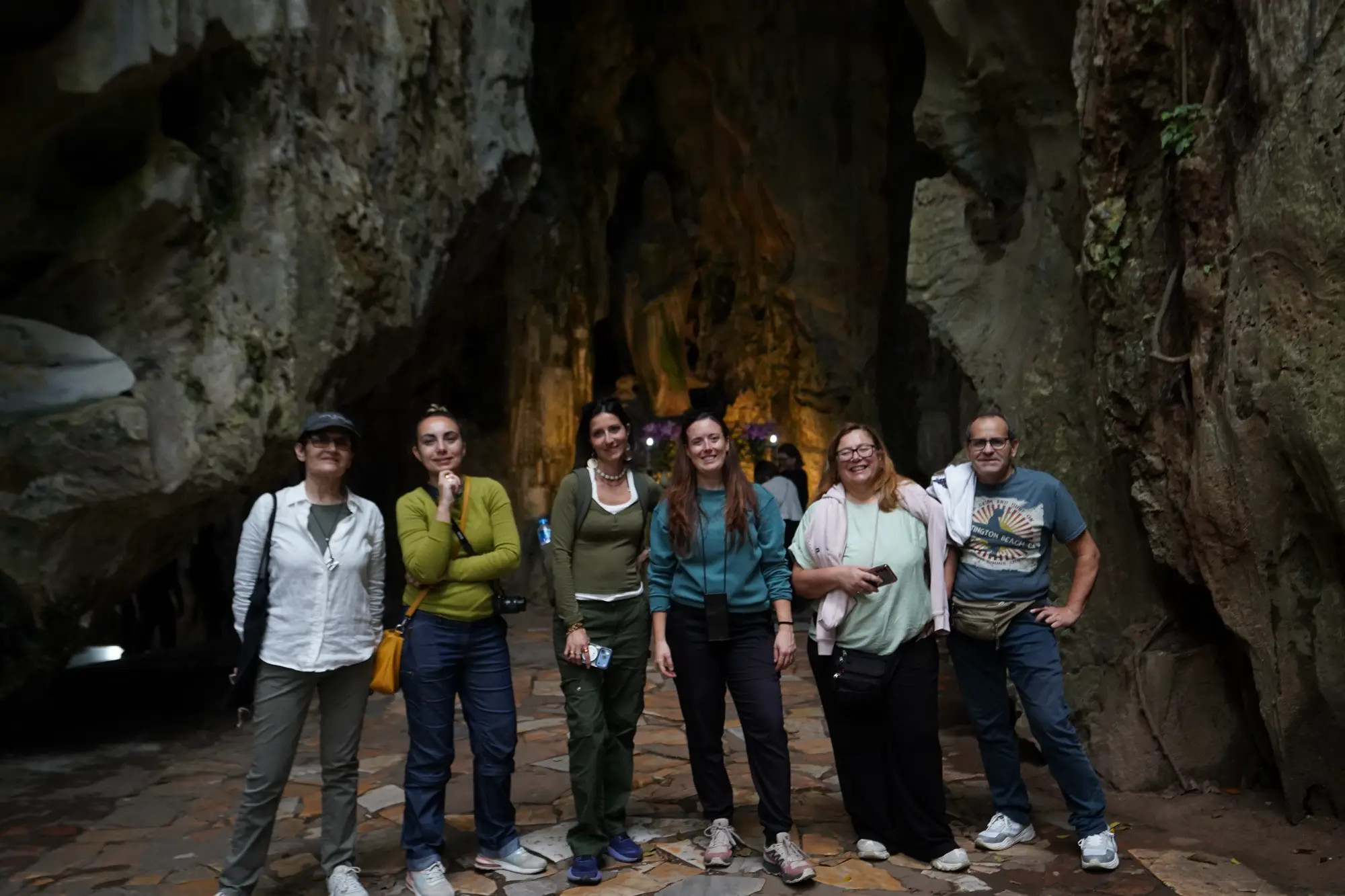 italiani visitare ngu hanh son