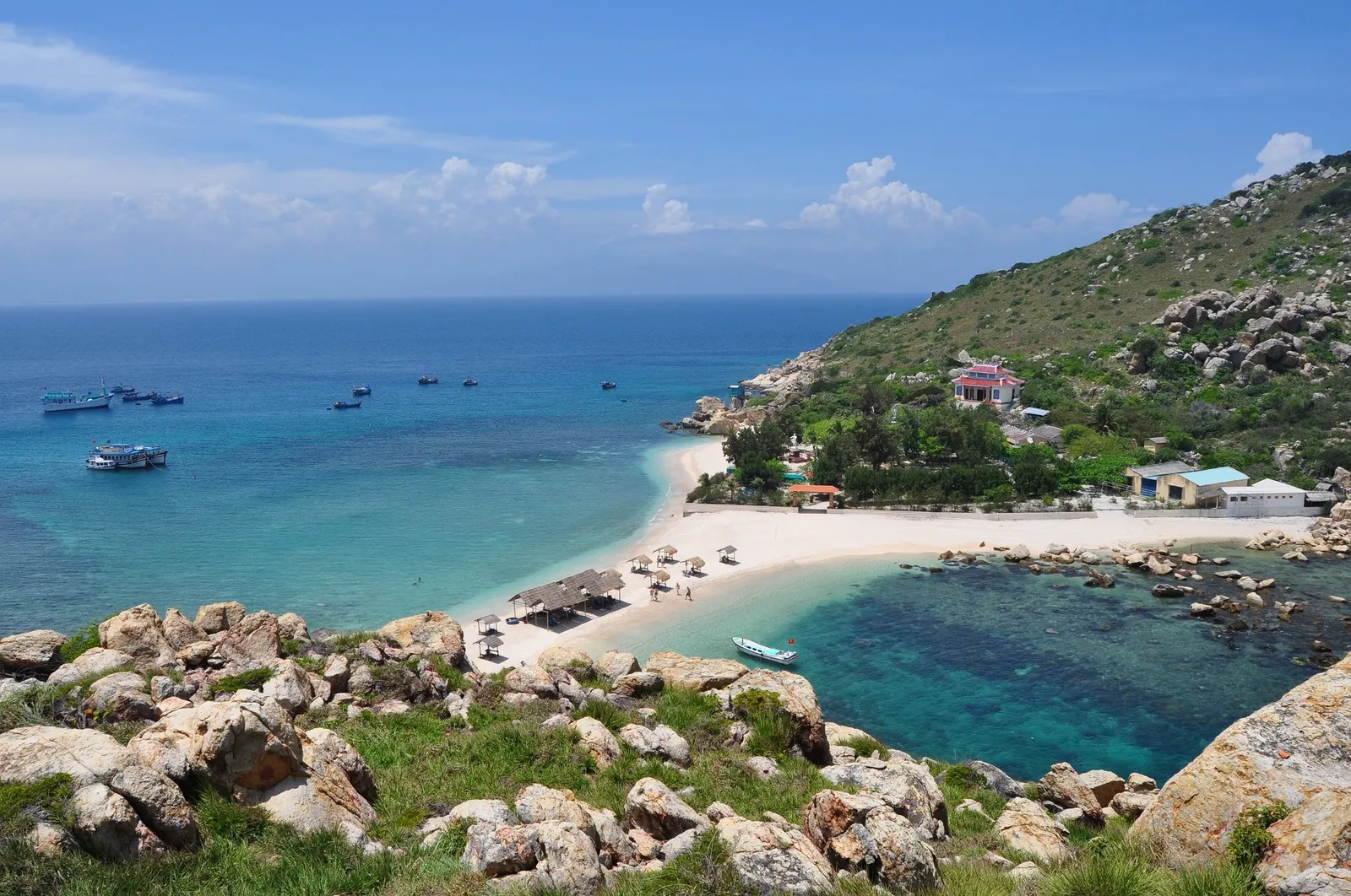 Guida di viaggio a Nha Trang: Periodi migliori, voli, attività e altri consigli utili