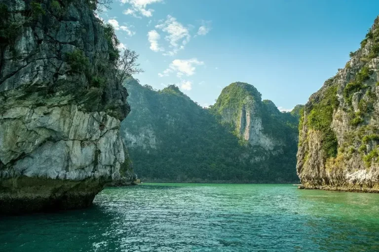 ha long bai tu long